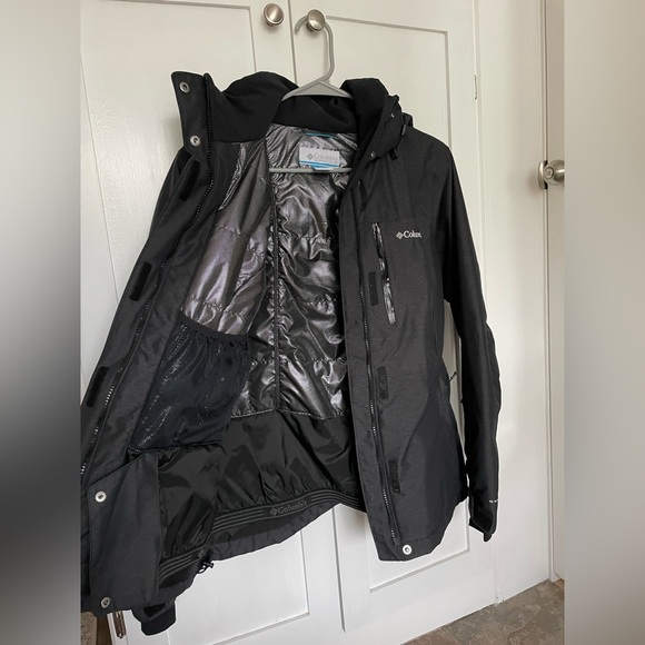 ❌SOLD- Columbia Snow Jacket - Picture 3 of 5